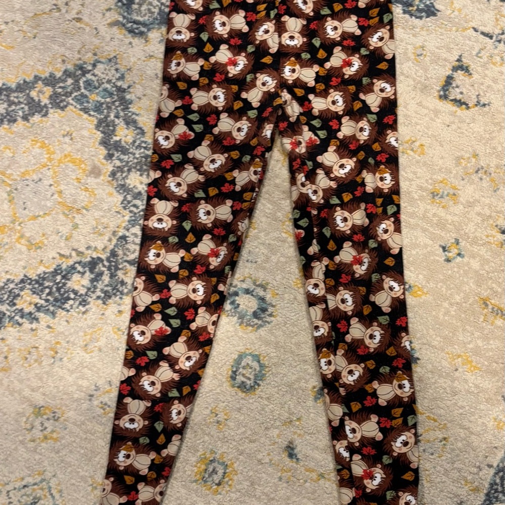 LuLaRoe  Leggings with Bear and Leaf Pattern